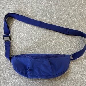 Athleta Kinetic waist bag discontinued Blue